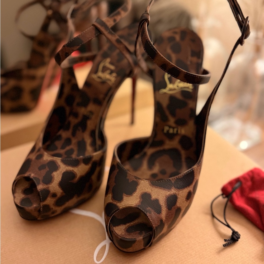 Christian Louboutin JenLove Alta 120